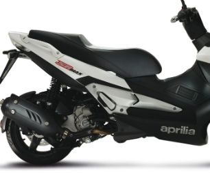 Aprilia SR MAax 300 gallery