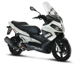 Aprilia SR MAax 300 gallery